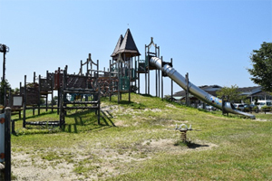 トンネル滑り台