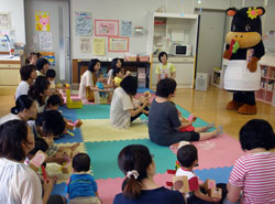 伊万里市子育て支援センターぽっぽ「わくわく広場」2.jpg
