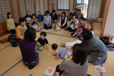 ①絵本の読み聞かせ.jpg